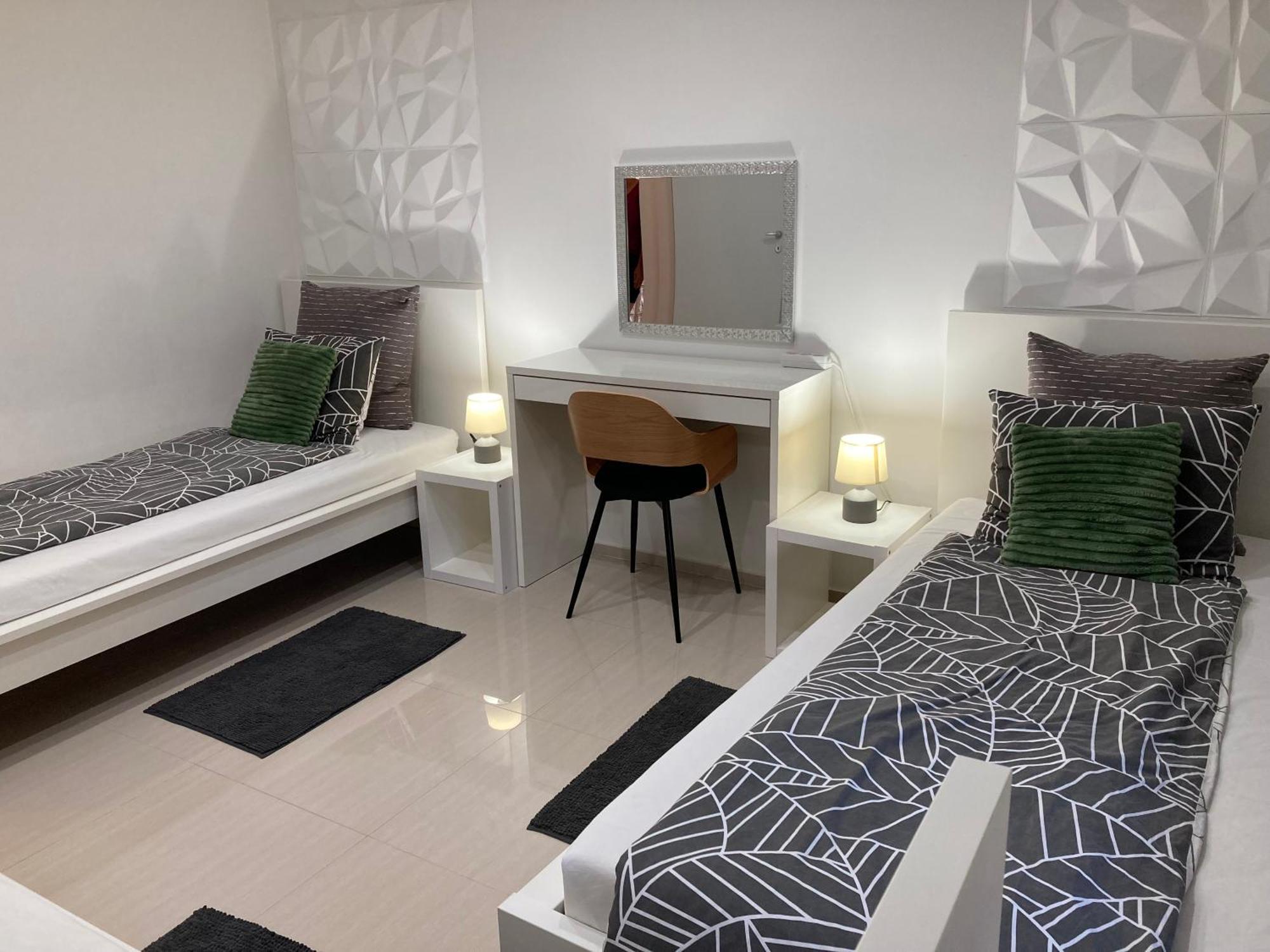 Apartman Sonas With Free Private Parking Karlovac Exteriér fotografie