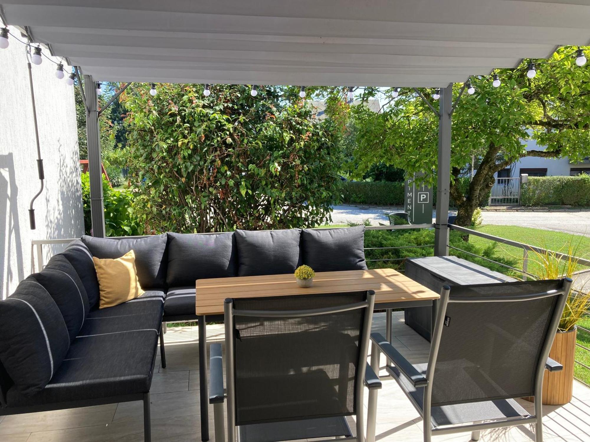 Apartman Sonas With Free Private Parking Karlovac Exteriér fotografie