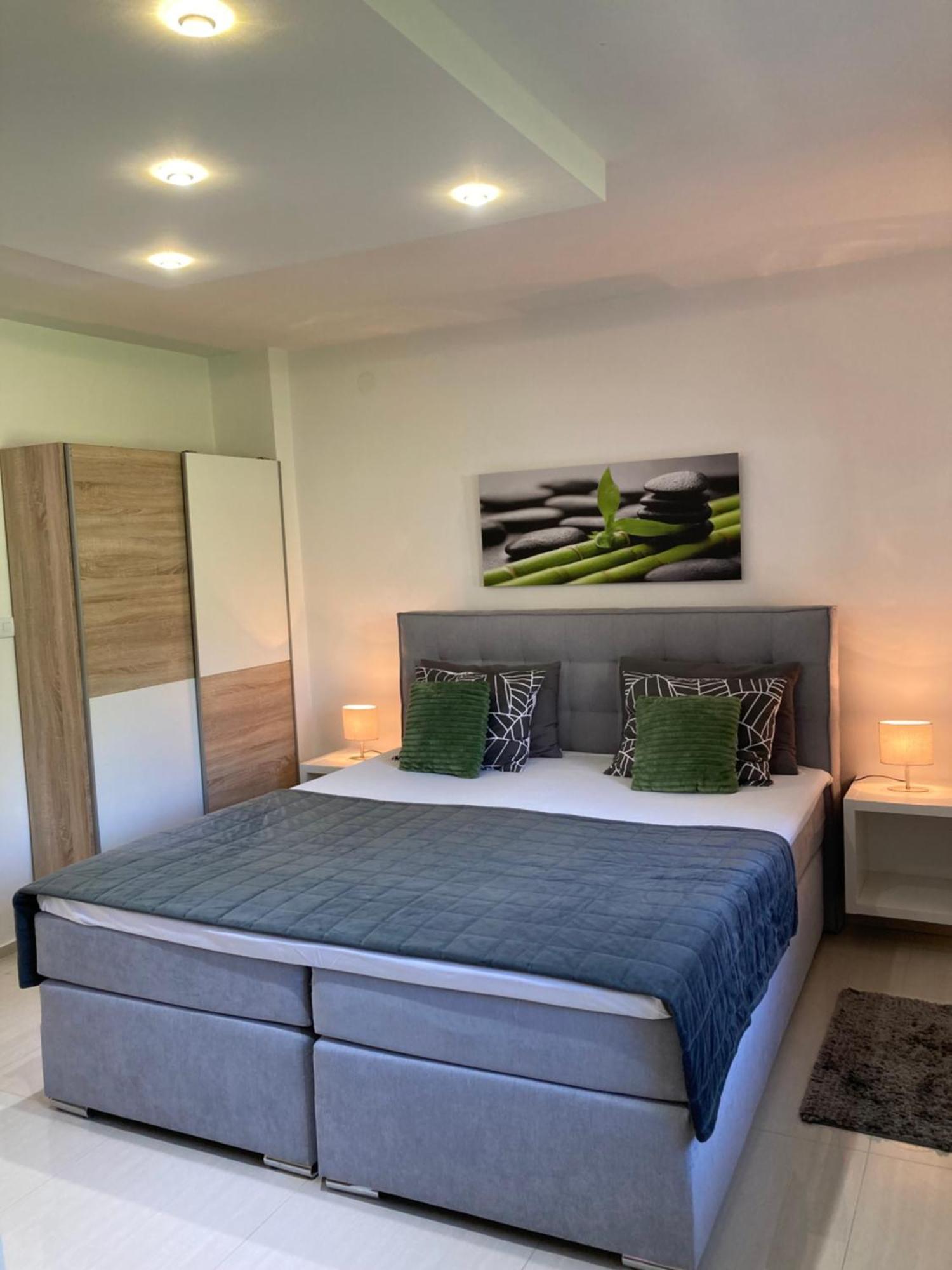 Apartman Sonas With Free Private Parking Karlovac Exteriér fotografie