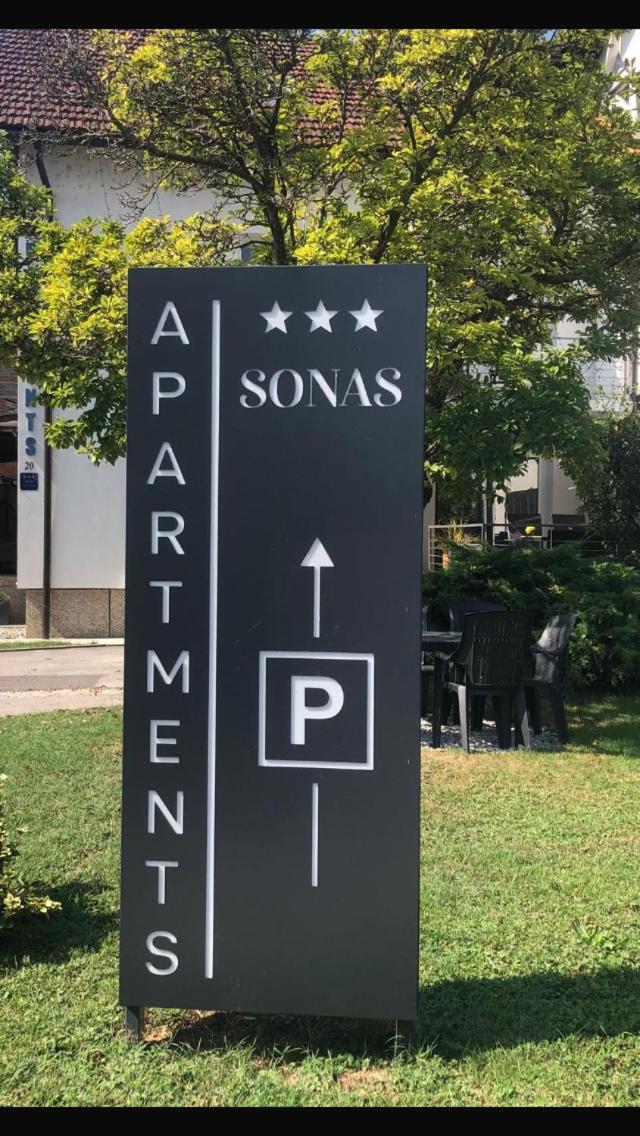 Apartman Sonas With Free Private Parking Karlovac Exteriér fotografie